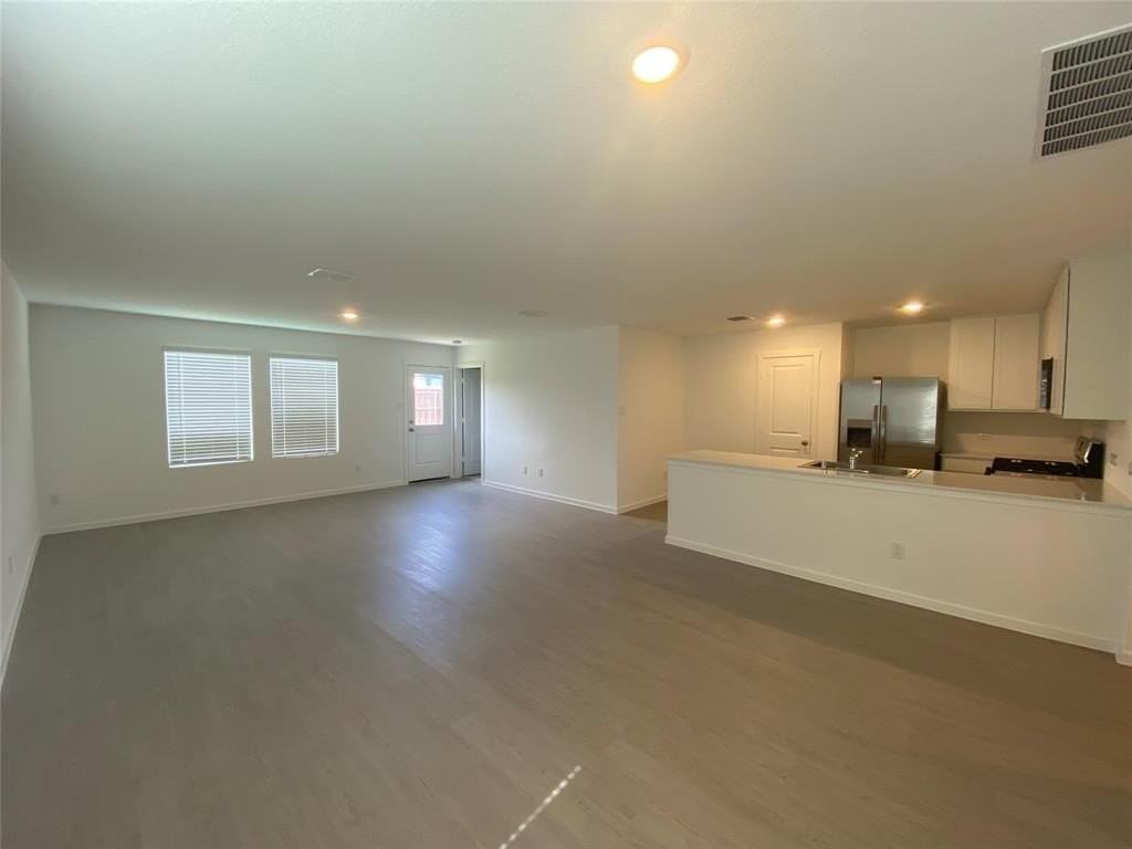 917 Shady Oaks Dr - Photo 2 of 17