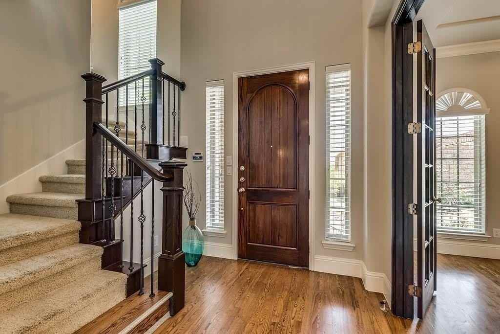 7027 Nueces Dr - Photo 3 of 29