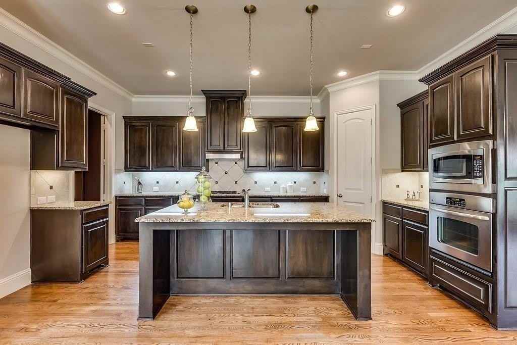 7027 Nueces Dr - Photo 6 of 29