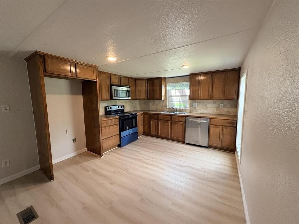 117 Oxbow St - Photo 6 of 23