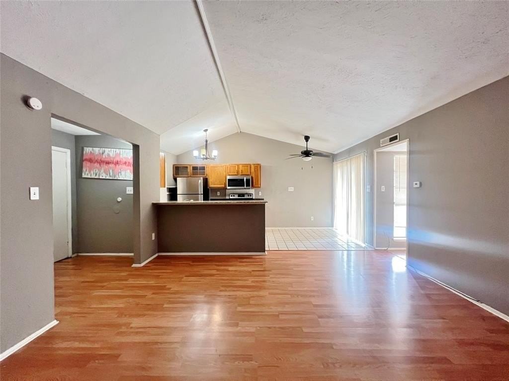 6011 Dooley Dr - Photo 5 of 10