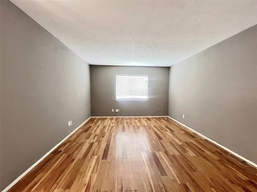 6011 Dooley Dr - Photo 7 of 10