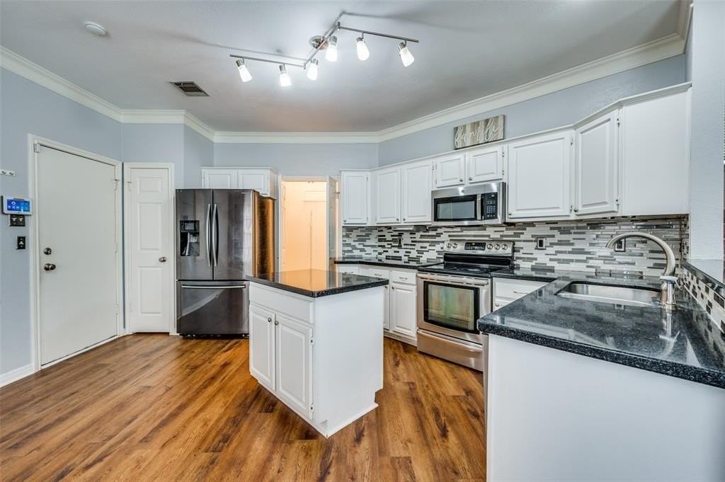 804 Santa Fe Trl - Photo 6 of 18