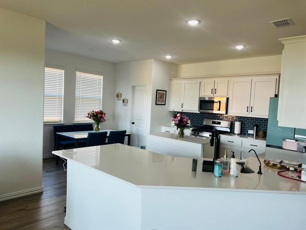 3413 Marino Dr - Photo 4 of 12