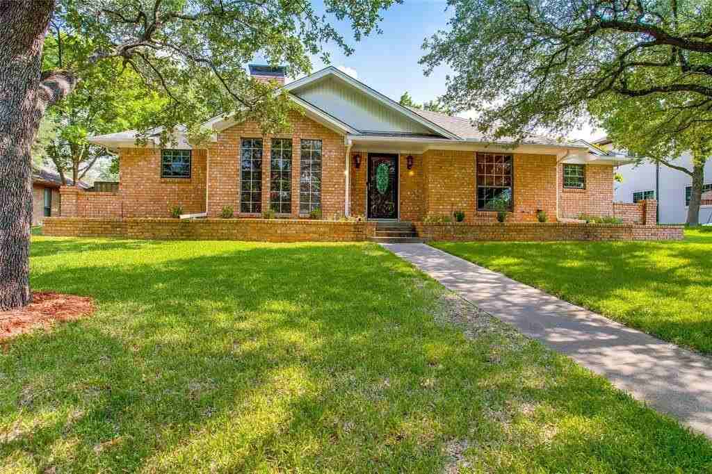 6406 Malcolm Dr - Photo 3 of 40