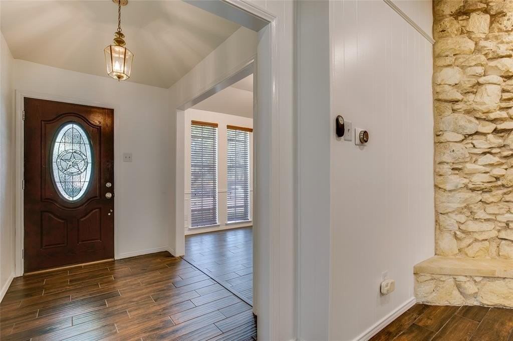 6406 Malcolm Dr - Photo 5 of 40