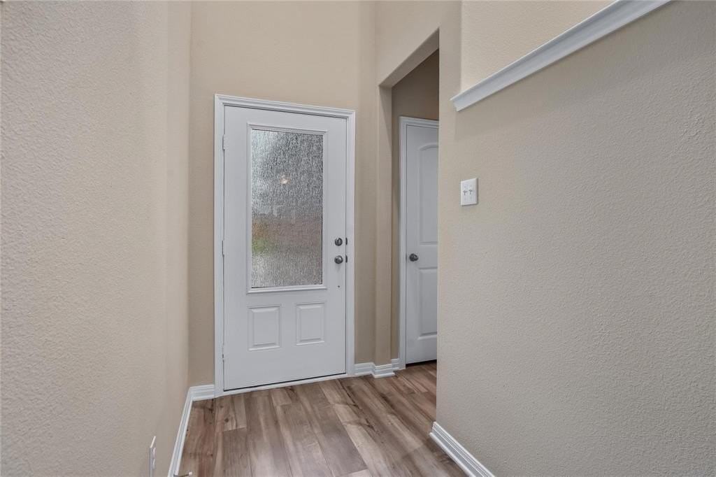 290 Moonstone Way - Photo 3 of 26
