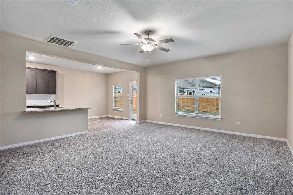 290 Moonstone Way - Photo 4 of 26