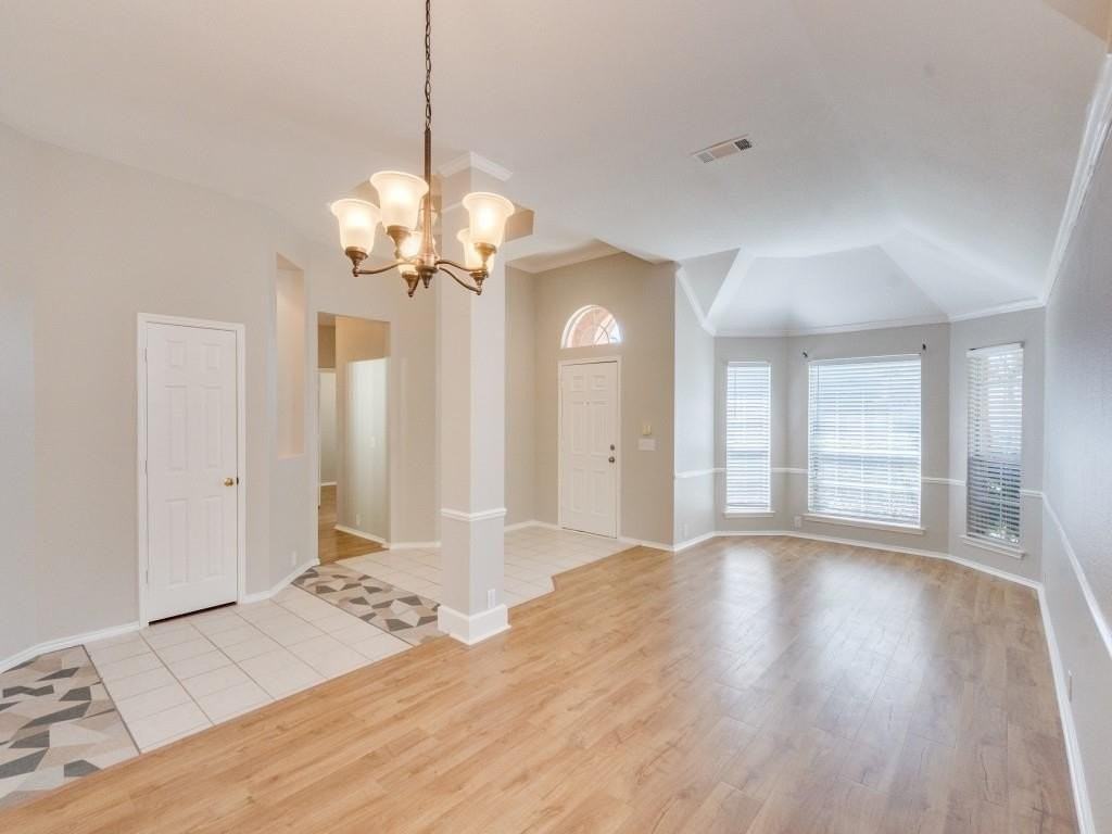 2509 Hunters Run Dr - Photo 4 of 36