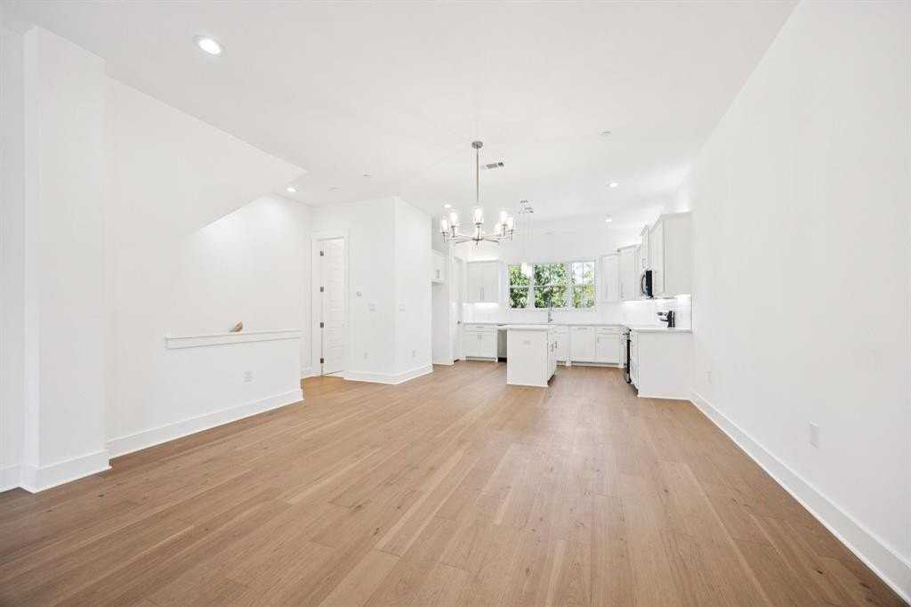 262 Harris St - Photo 7 of 24