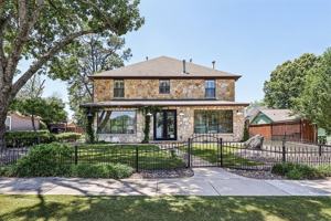 featured image of 221 N Lucas Dr