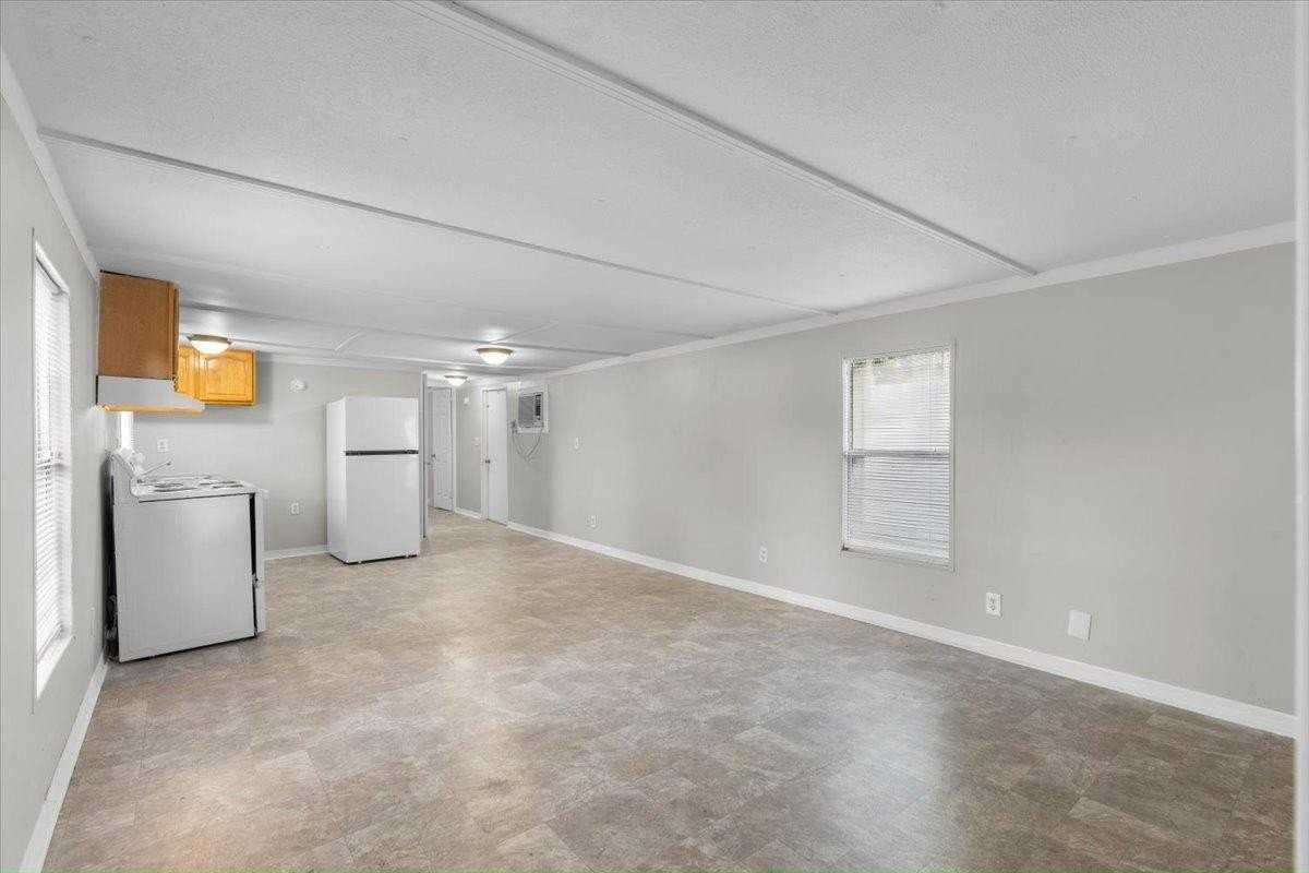 10166 103rd St #7 - Photo 6 of 19