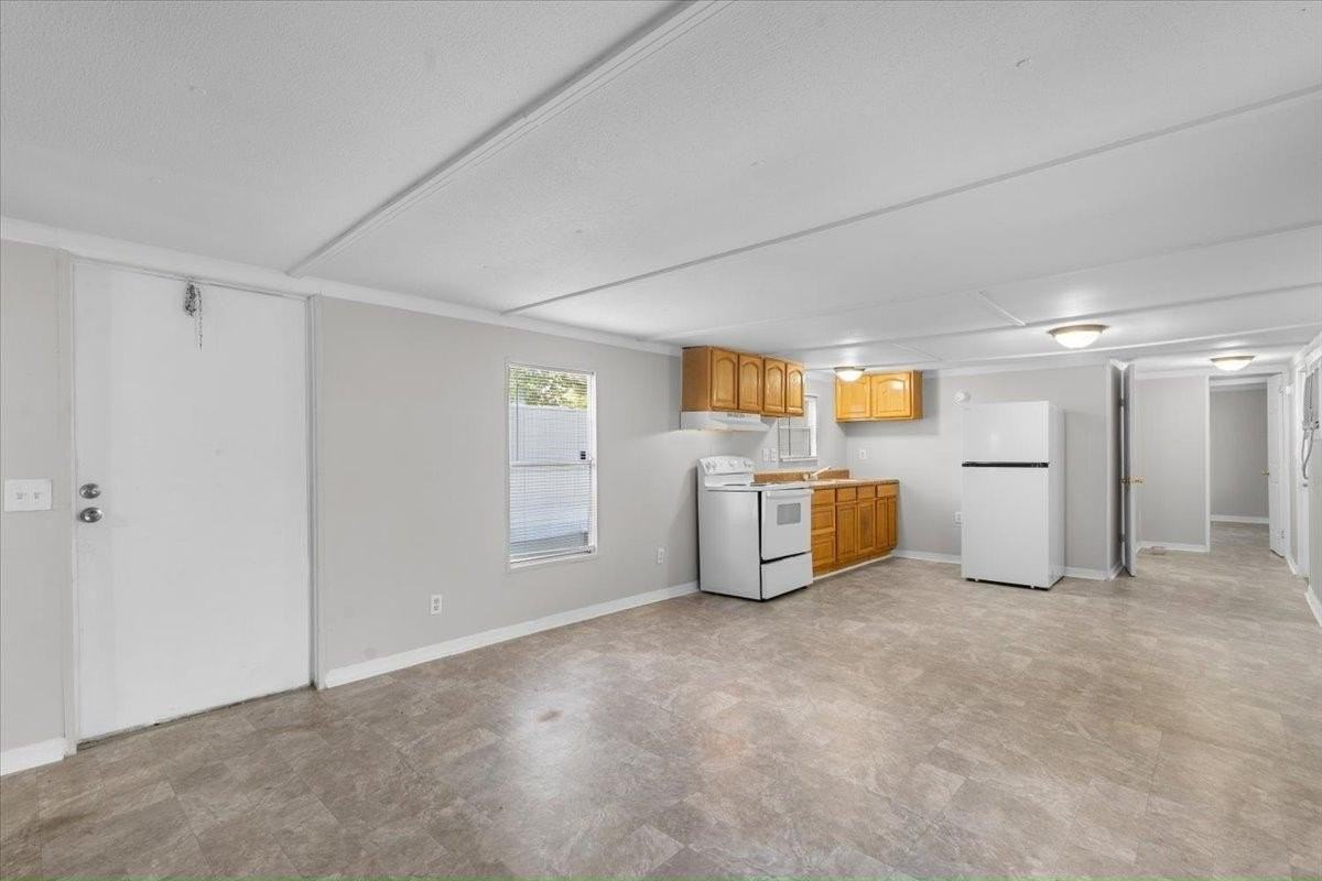 10166 103rd St #7 - Photo 7 of 19