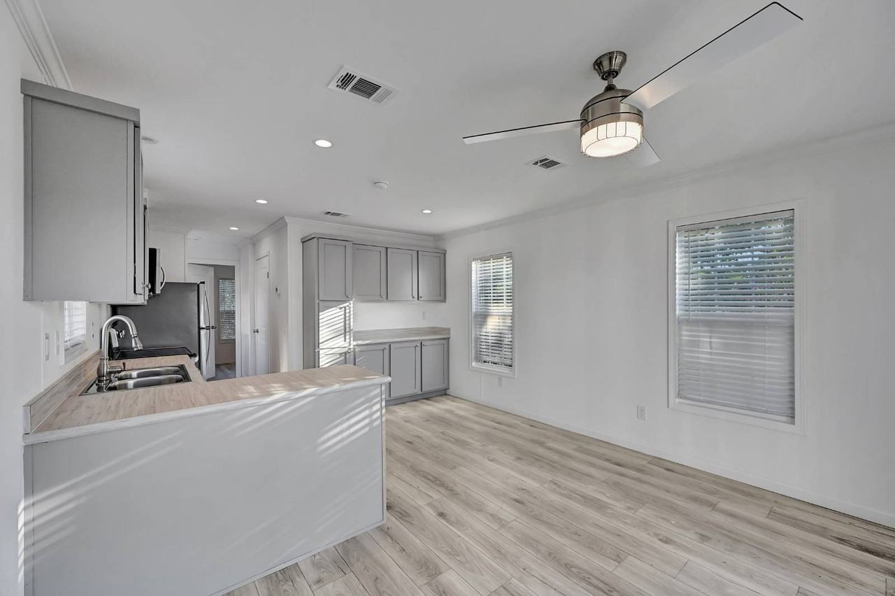 1701 Post Rd #37A - Photo 2 of 14