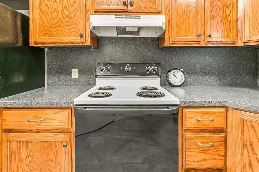 824 Russell Cir - Photo 7 of 17