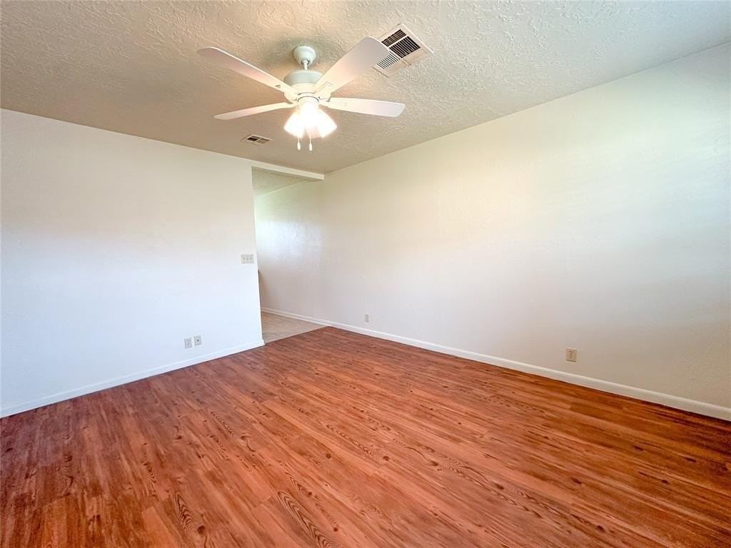833 Owl St - Photo 4 of 14