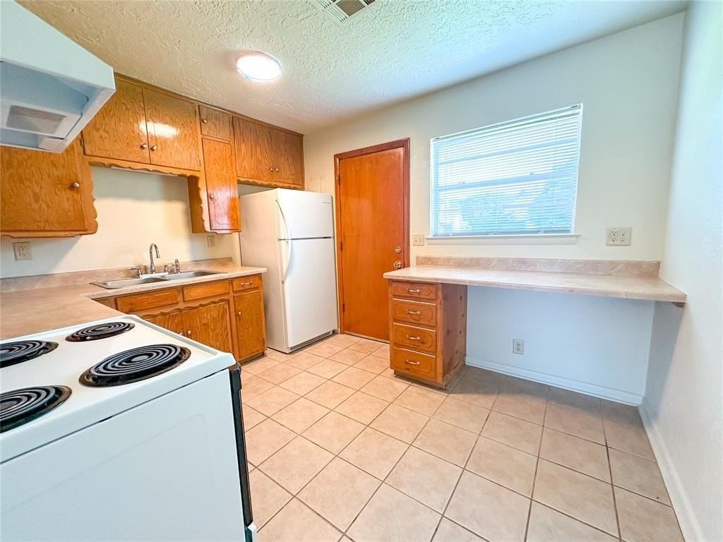 833 Owl St - Photo 7 of 14