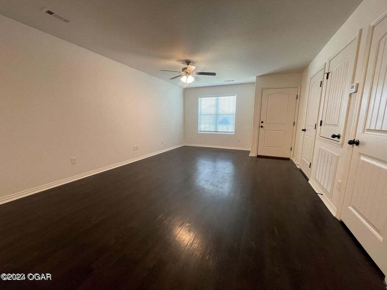 1824 Pennsylvania Ave - Photo 2 of 12