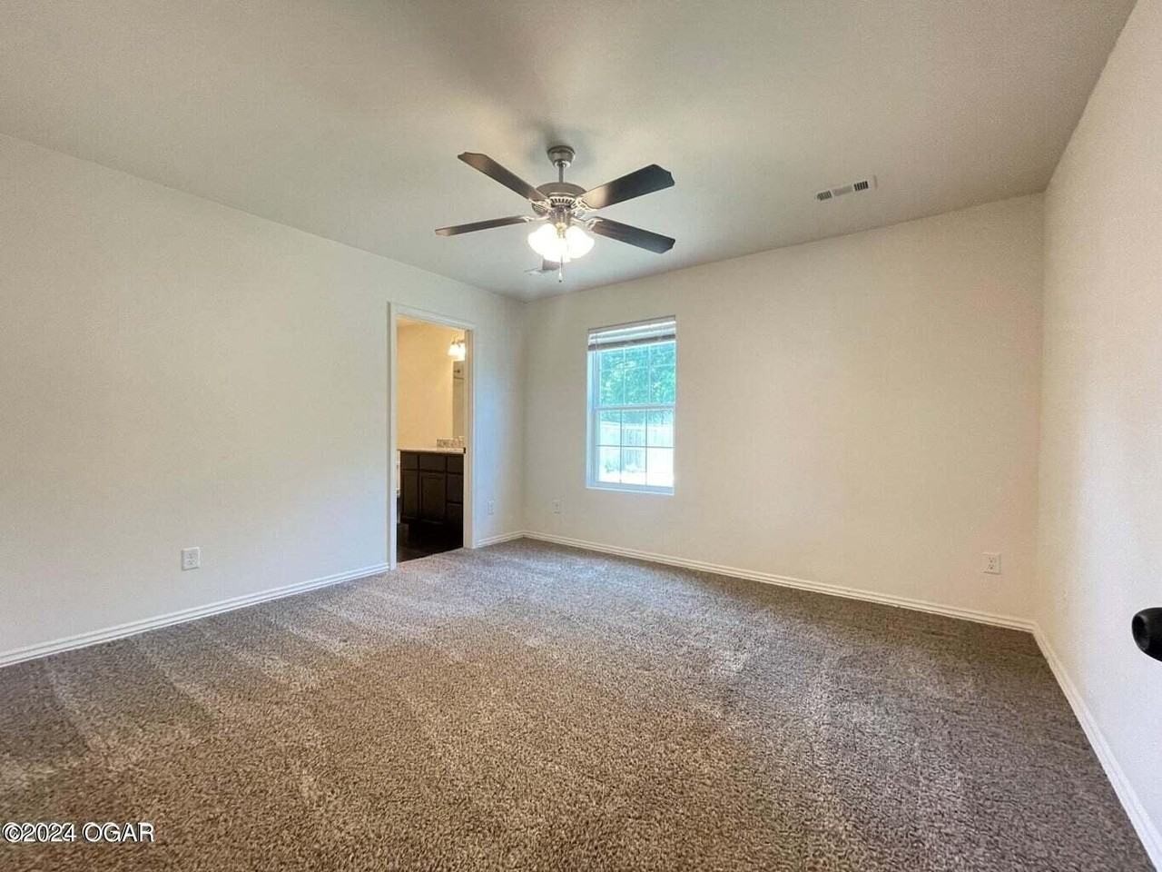 1824 Pennsylvania Ave - Photo 5 of 12
