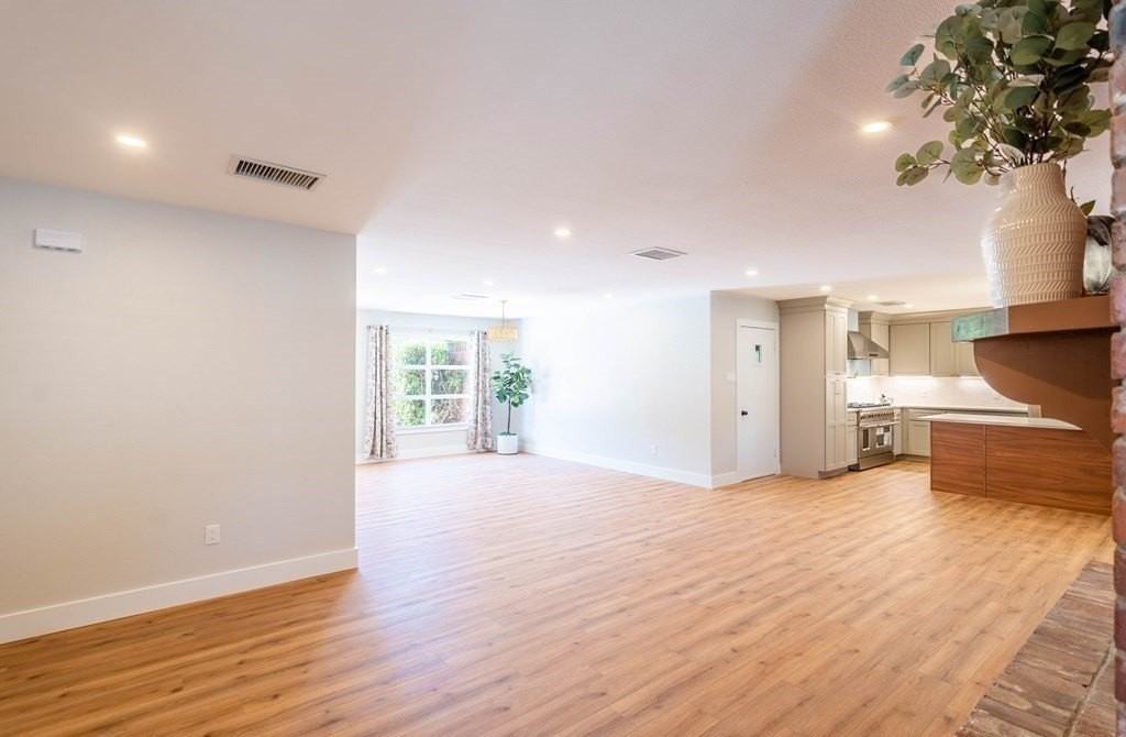 2600 N N St - Photo 5 of 40