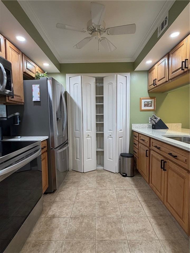 39 Plantation Dr #101 - Photo 2 of 36