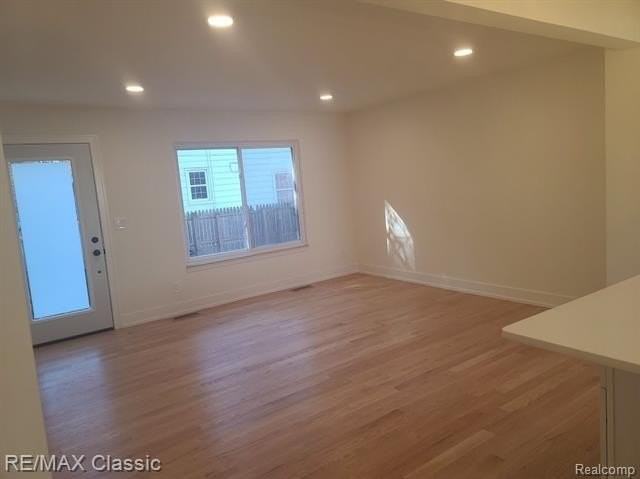 311 Park Ave - Photo 4 of 37