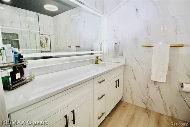42160 Woodward Ave - Photo 3 of 36