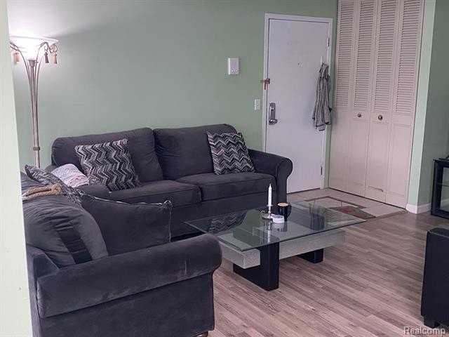 420 Baldwin Ave - Photo 2 of 10