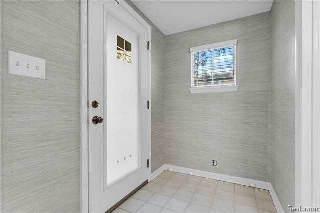 1075 N Old Woodward Ave - Photo 2 of 30