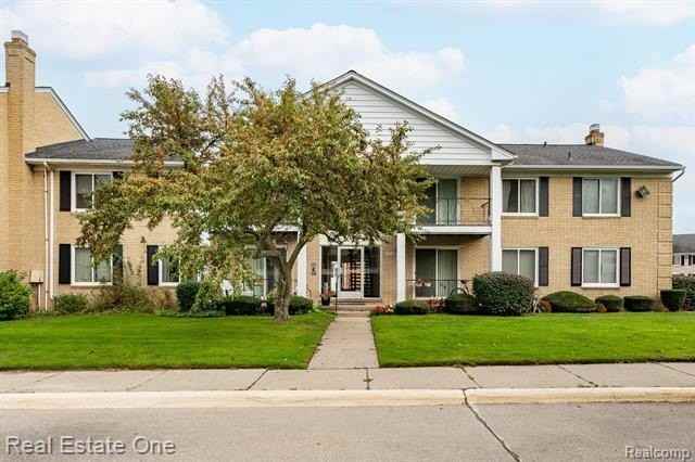 37095 Nottingham Dr #15 - Photo 2 of 20