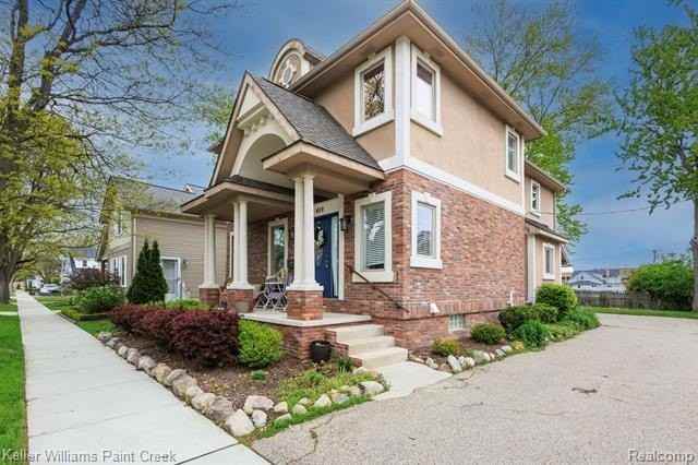 418 Oak St - Photo 4 of 38