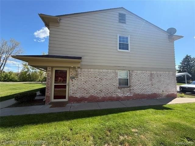 204 Princeton Dr - Photo 2 of 26