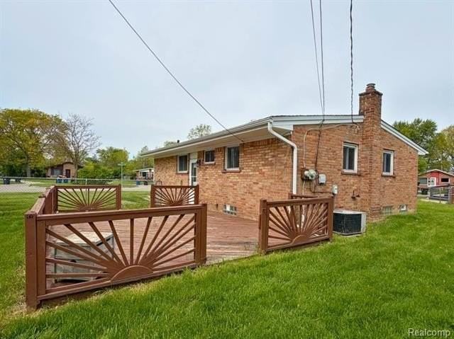 33240 Parkwood St - Photo 4 of 15