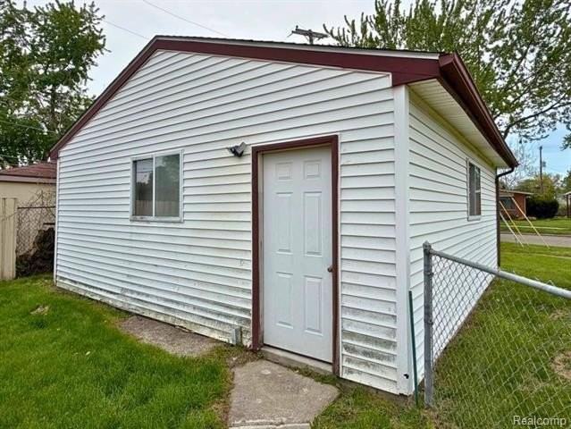 33240 Parkwood St - Photo 6 of 15