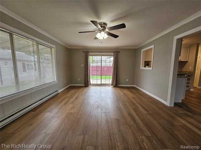 284 S Byfield St - Photo 3 of 17