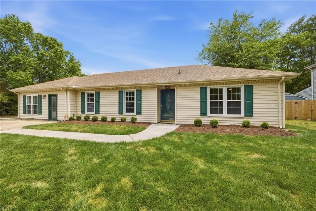 2252 Newstead Dr - Photo 2 of 33