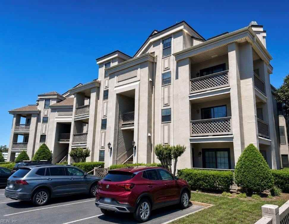 421 Harbour Pt #204