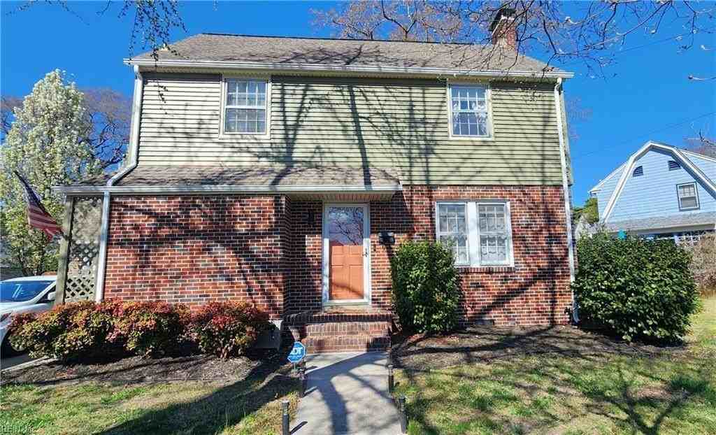 300 Russell St - Photo 2 of 25
