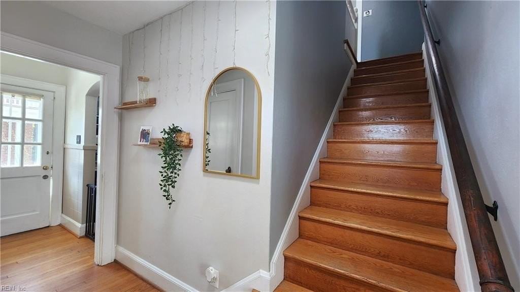 300 Russell St - Photo 5 of 25