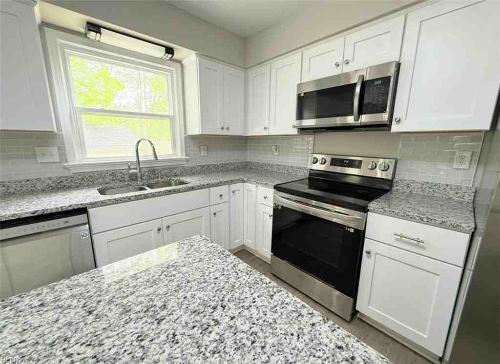 458 Warner Hall Pl - Photo 5 of 21