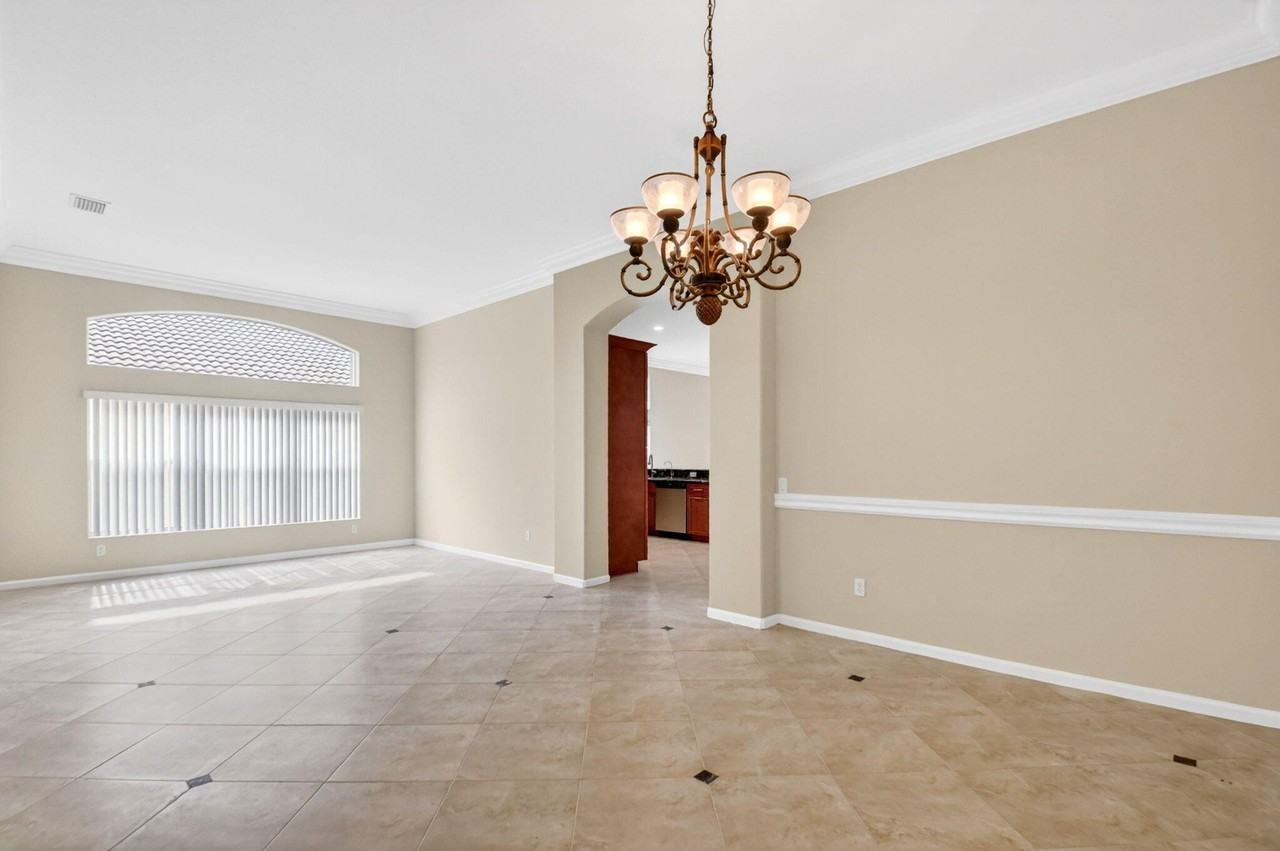 6812 Belmont Shore Dr - Photo 5 of 50