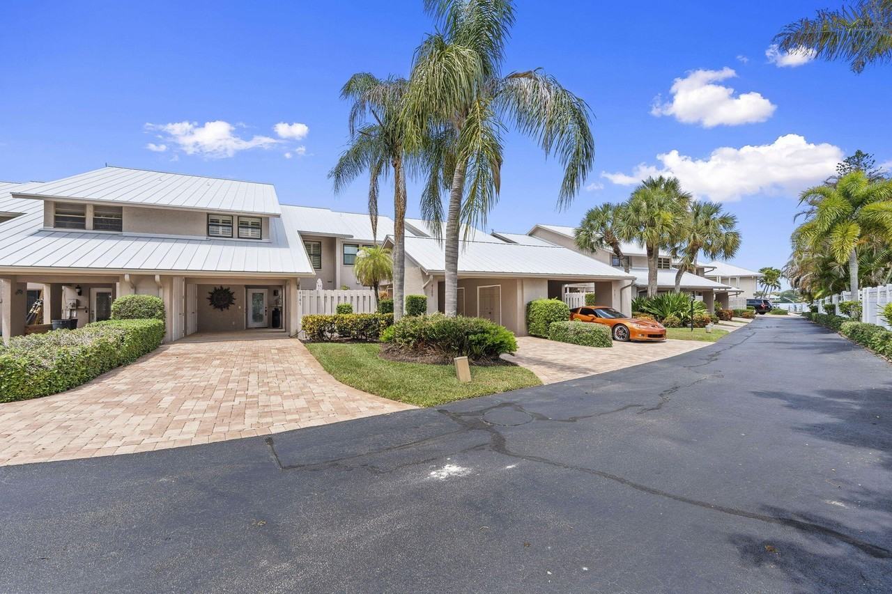4189 Se Saint Lucie Blvd - Photo 2 of 41