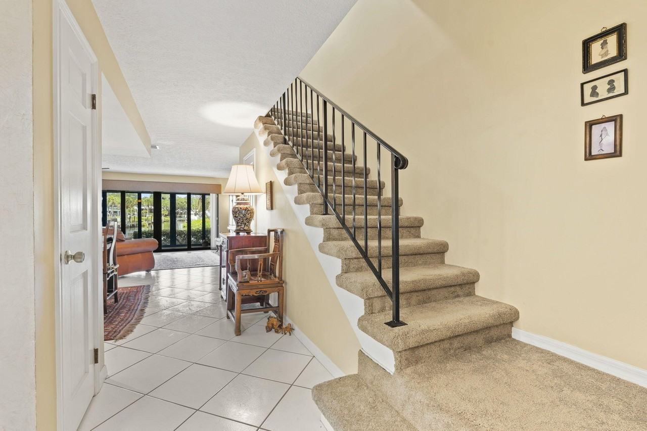 4189 Se Saint Lucie Blvd - Photo 6 of 41