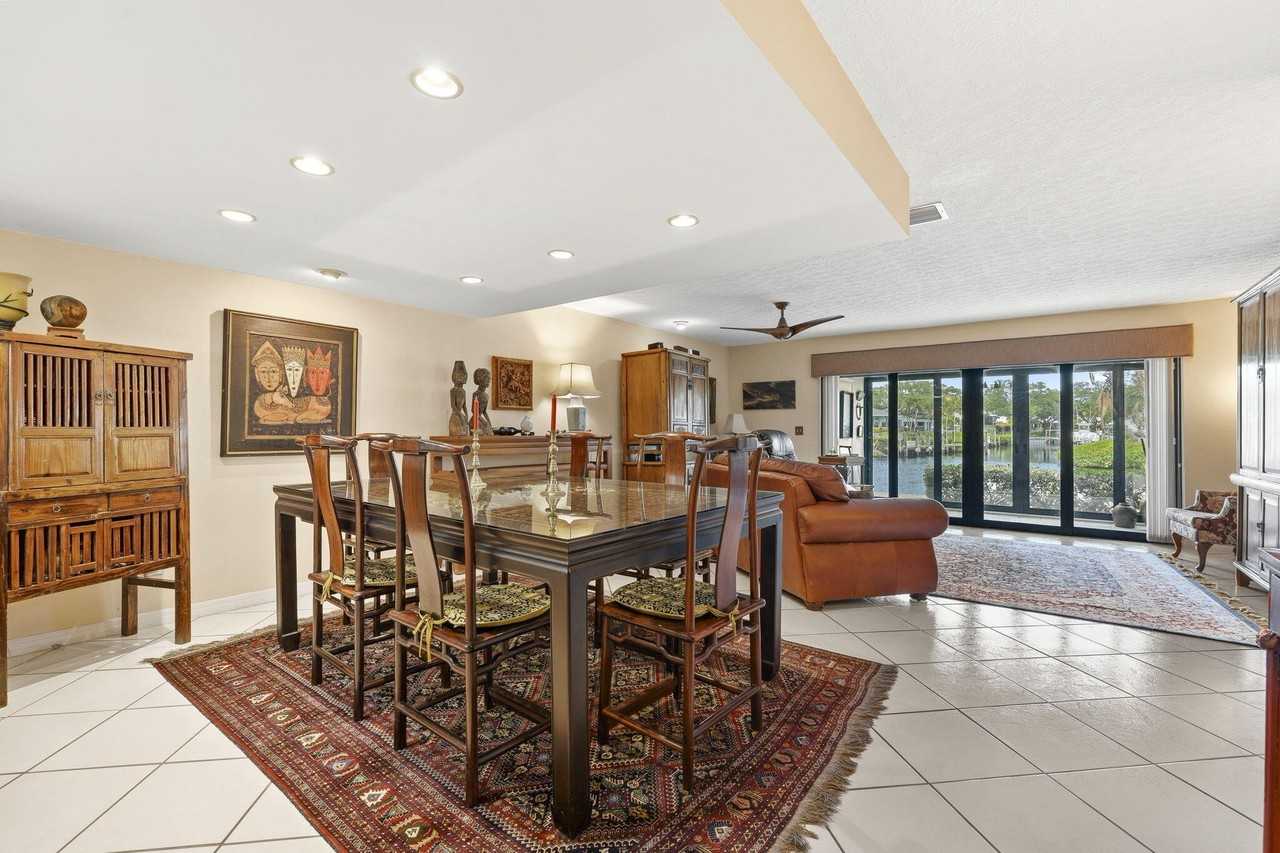 4189 Se Saint Lucie Blvd - Photo 7 of 41