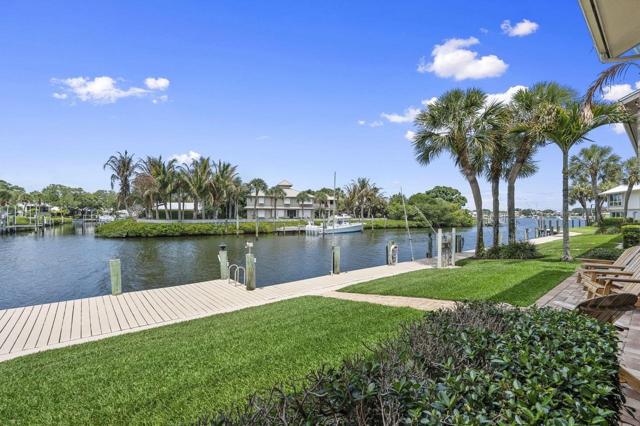 4189 Se Saint Lucie Blvd - Photo 3 of 22