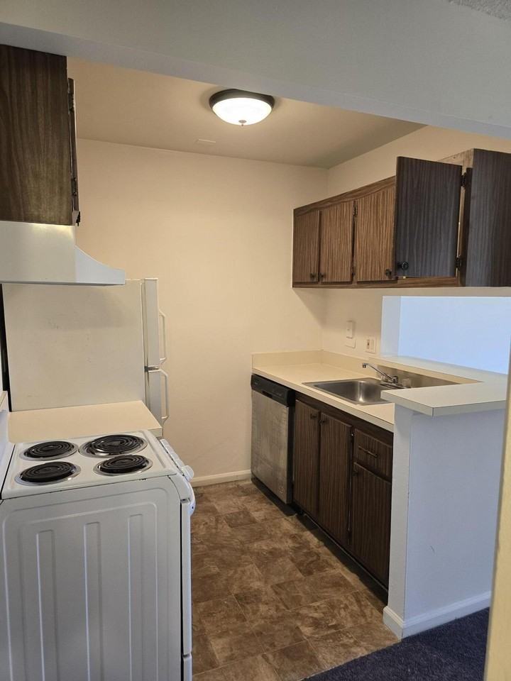 1500 N Congress Ave #A107 - Photo 6 of 8