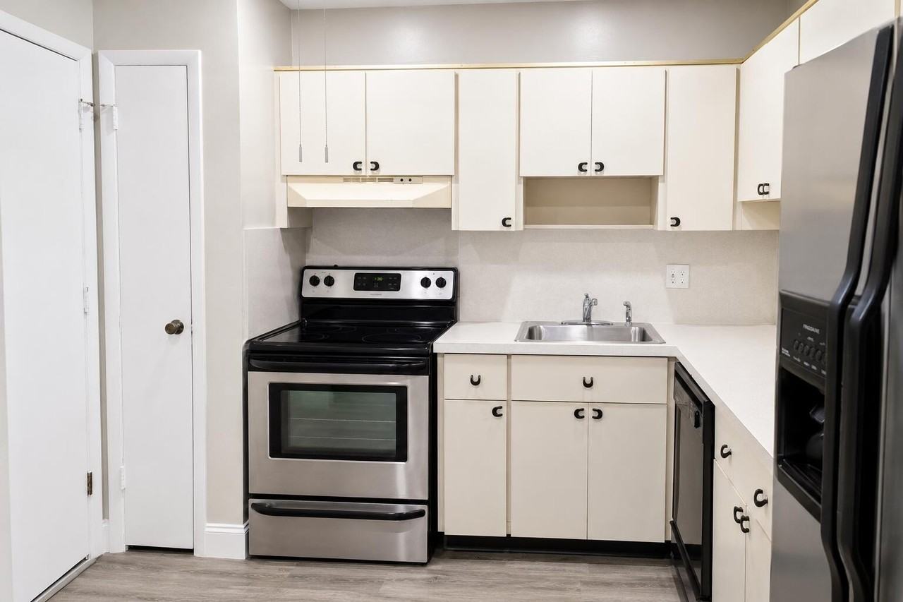 4880 Nw 22nd St #309 - Photo 5 of 18