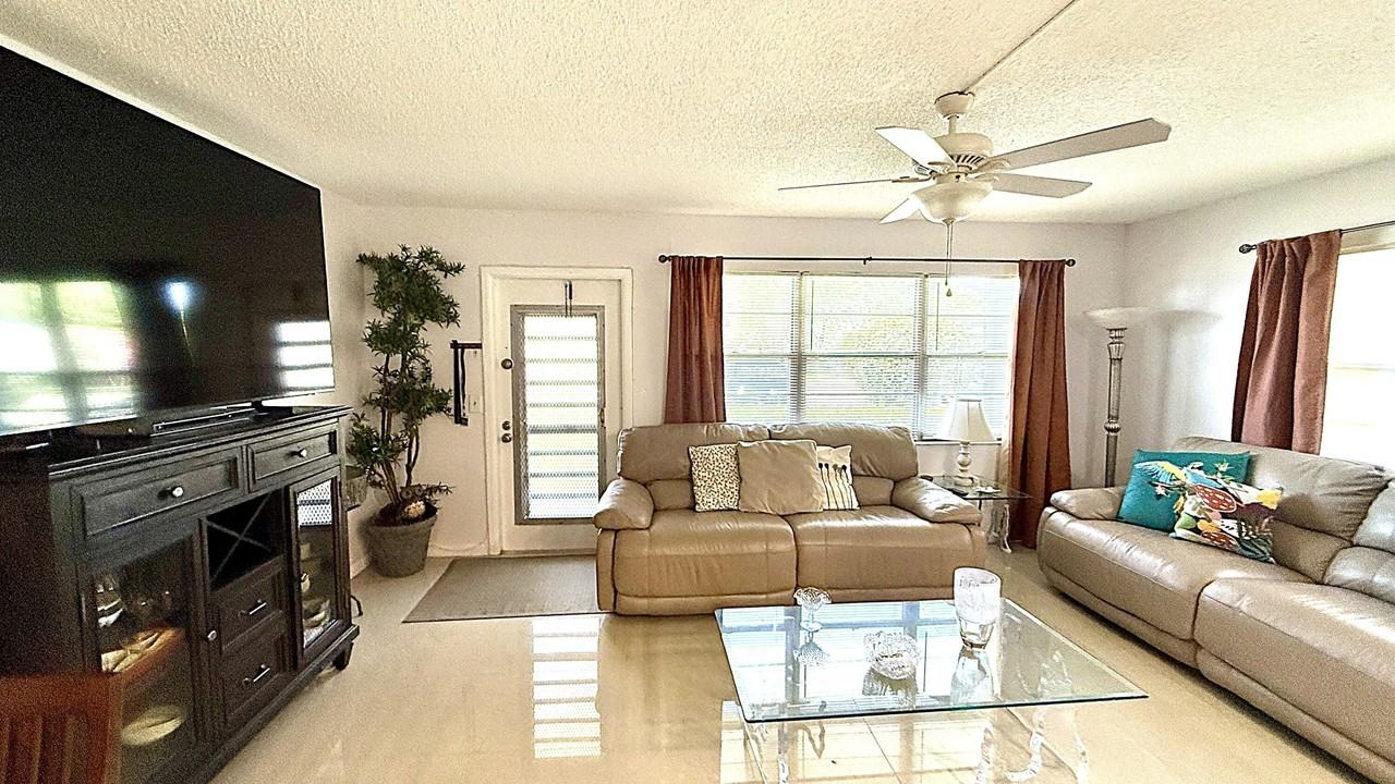 21 Newport B - Photo 4 of 50
