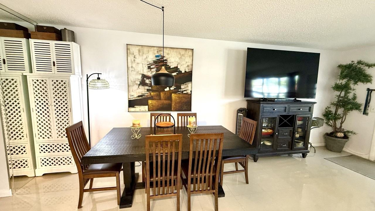 21 Newport B - Photo 6 of 50