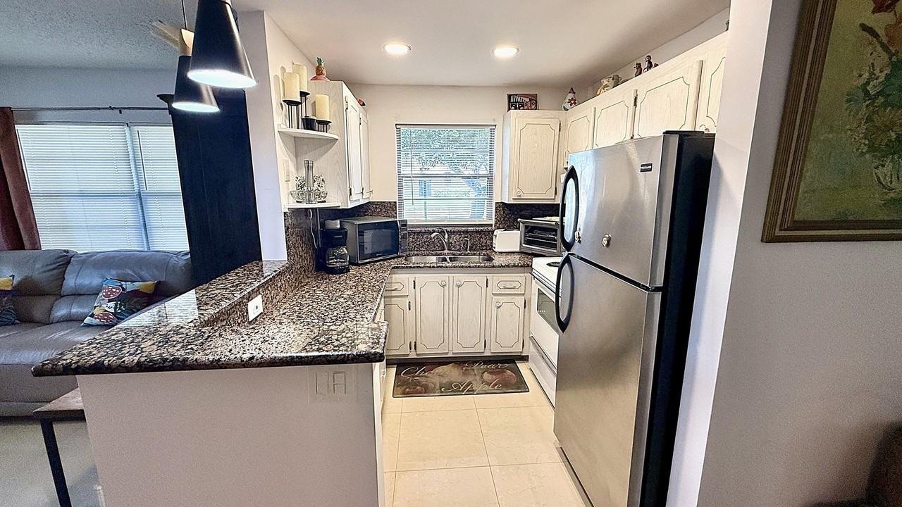 21 Newport B - Photo 7 of 50